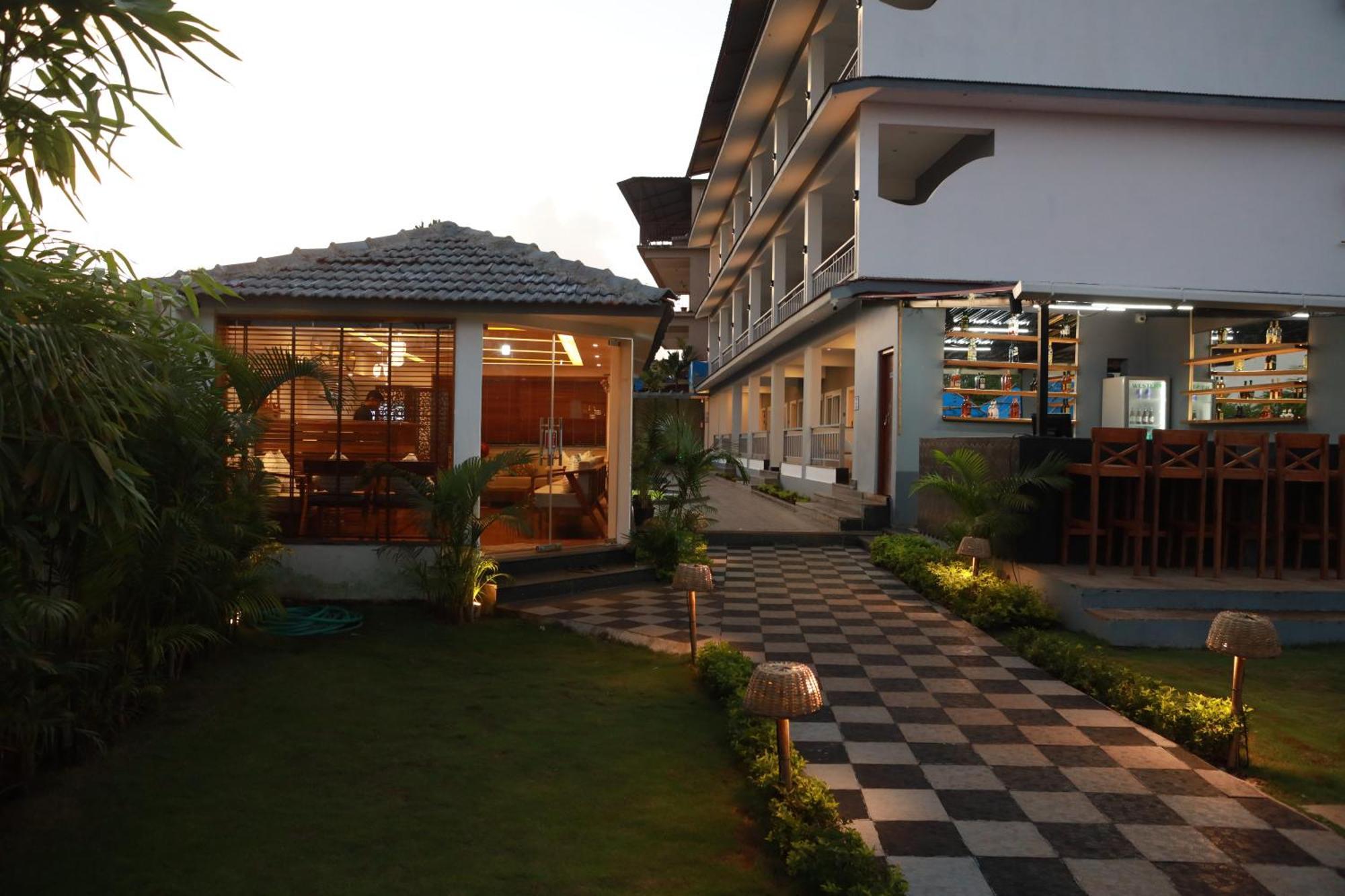 Gracias Cafe & Resort Morjim Exterior foto