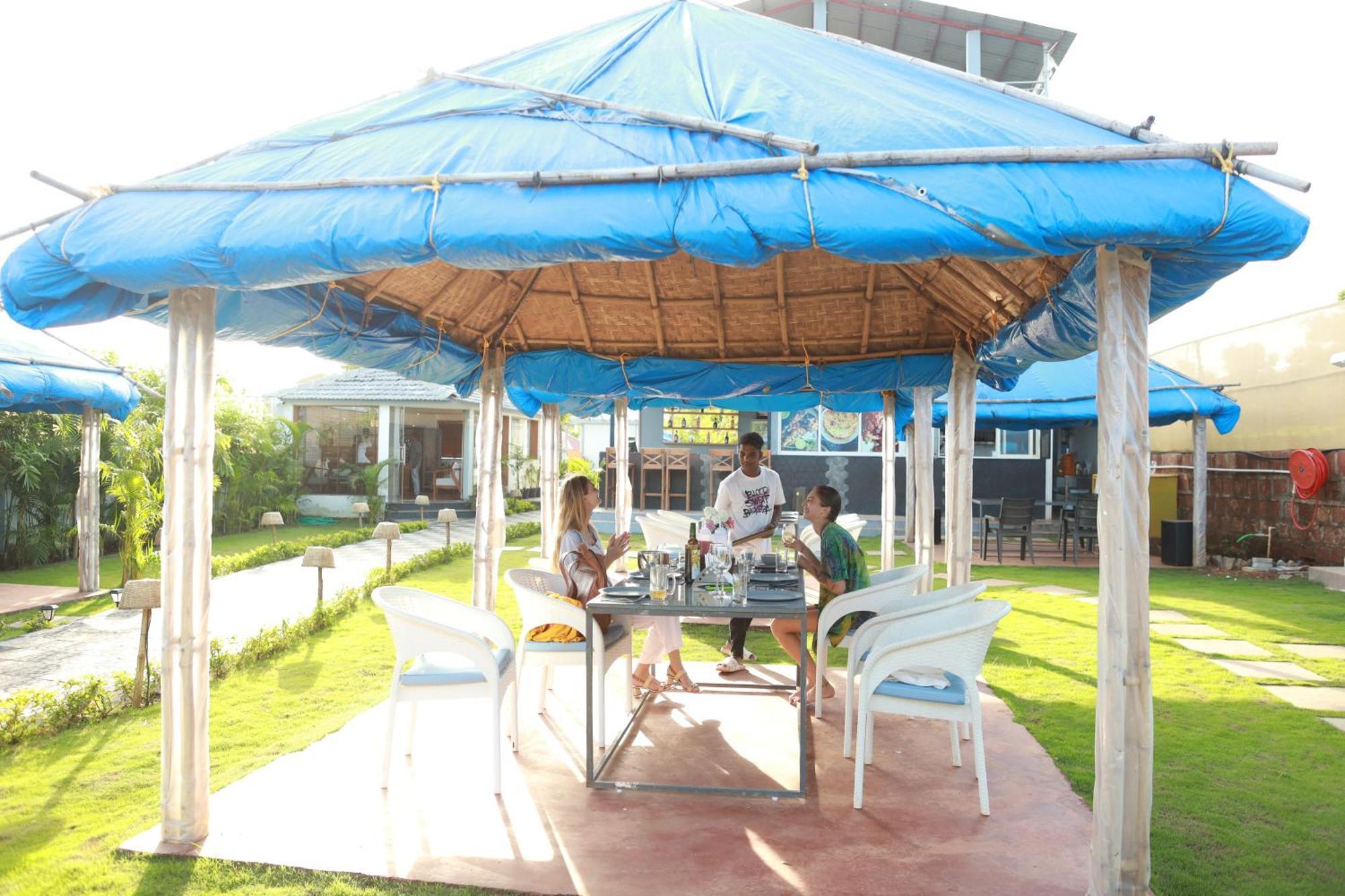 Gracias Cafe & Resort Morjim Exterior foto